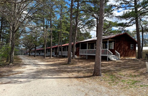 Branson West Cabin | Mama Bear Cabin 2 - Community pool and hottub.