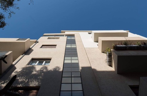 Old North Apartment | Mamad Bright Apt w Balcony & 10min Walk from Beach