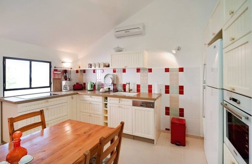 Neve Tzedek Apartment | MAMAD - Charming Sunny Haven with Balcony by Sea N Rent