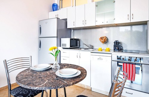 Jaffa Apartment | MAMAD - Deluxe 2BD Jaffa Dreams W Pool & Parking
