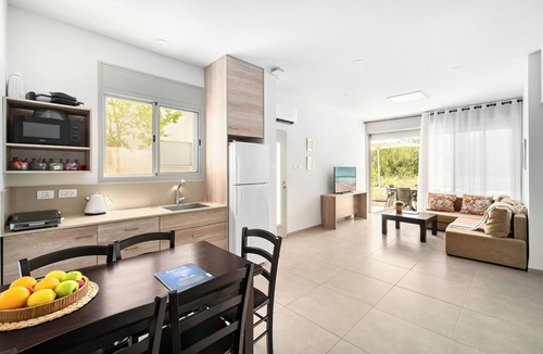 Eilon Apartment | MAMAD - Keshet Eilon View Retreat by Sea N' Rent