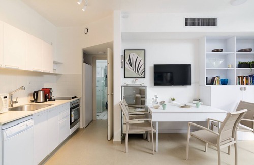 Tel Aviv Apartment | MAMAD Quiet Hideaway & Terrace near Beach by FeelHome