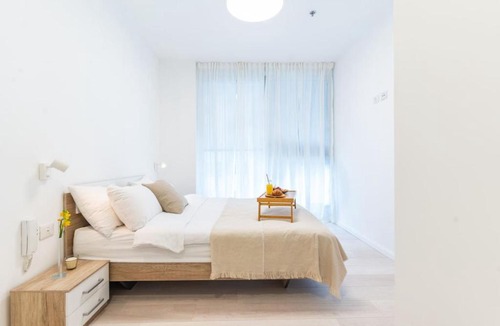 Tel Aviv Apartment | Mamad Sunlit Elegant 3BR Stay with Mamad