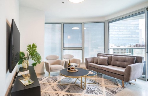 Tel Aviv Apartment | Mamad Sunlit Elegant 3BR Stay with Mamad