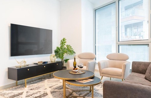 Tel Aviv Apartment | Mamad Sunlit Elegant 3BR Stay with Mamad