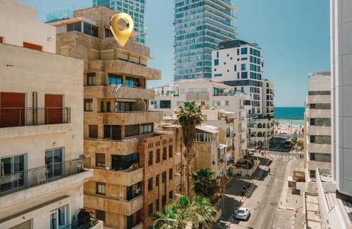 Tel Aviv Promenade Apartment | Mamad Upscale Home Balcony, Parking Next To Beach