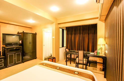 Talat Khwan Hotel | MAMBA and Baan Aranya Serviced Apartment