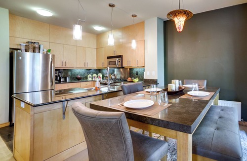 Mammoth Lakes Apartment | Mammoth Lakes Condo w/Fireplace: Near Skiing!