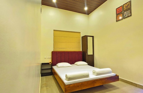 Vayittiri Hotel | Mamoksha Riverdale