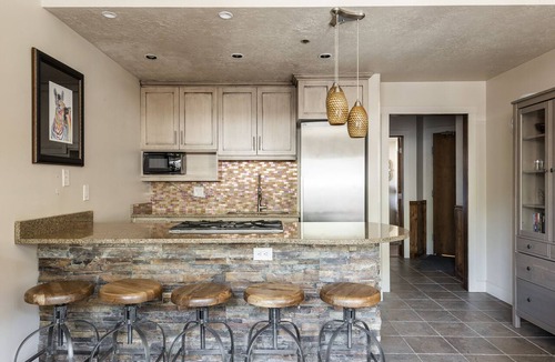 Downtown Park City Condo | Managed by Park City Lodging-On Main Street-Walk to Lift-Rooftop Deck-Views