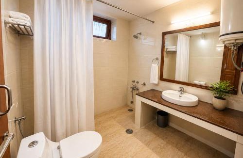 Simsa Village Hotel | Manali 3 Bedroom Independent Heritage villas near private Volvo Bus Stand, Manali