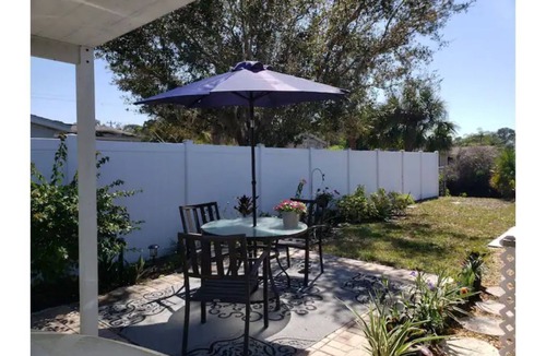 Englewood South Cottage | Manatee Grove 2 bedroom cottage on the water