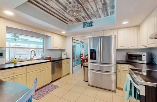 Palma Sola House | Manatee Manor 4BR Renovated Heated Pool, Games, Grill Near Beaches & River