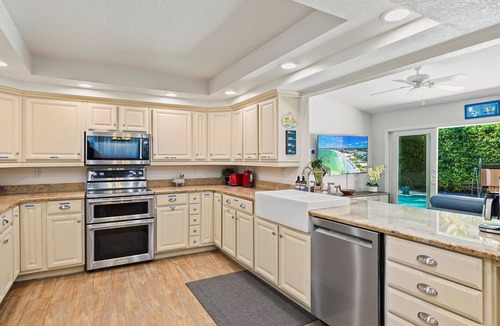 West Bradenton House | Manatee River Views| Pool, Game Room + Near AMI