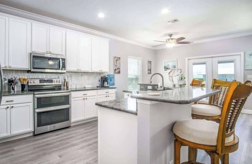Big Pine Key House | Manatee Watch | 5 bedrooms, pool, ocean access
