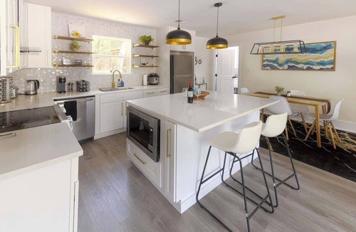Onion Creek Meadows House | Manchaca Meadows Mini Villa Pool & Spa 20 min DT