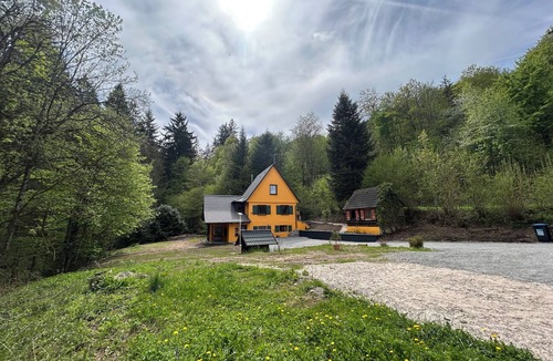 Murrhardt House | Mandarinenhaus Murrhardt close to the center, secluded location by the forest, all accommodation