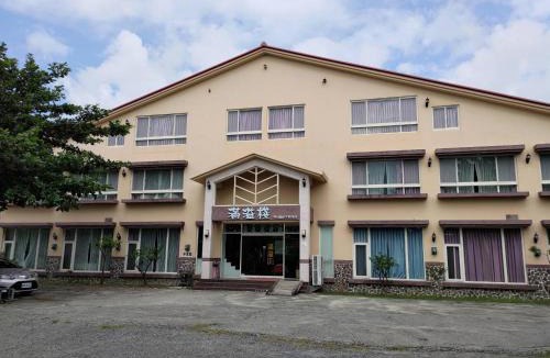 Big Beach Hostel | Mang Yi Zhan Inn