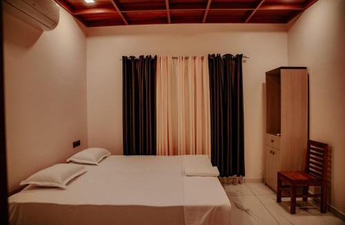 Munroe Island House | Mangalath Holidays