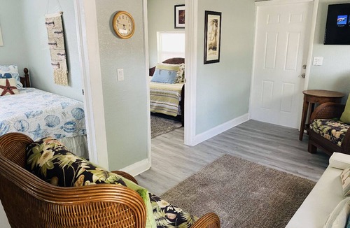 Lake Worth House | Mango Beach Retreat