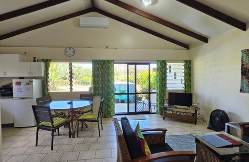 Ngatangiia Cottage | Mango Cottage with AC, Unlimited Wifi, Plunge pool