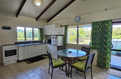 Ngatangiia Cottage | Mango Cottage with AC, Unlimited Wifi, Plunge pool