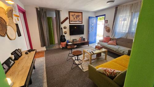 Aqaba Hostel | Mango Haus