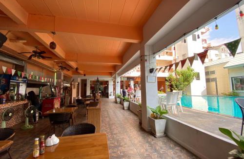 Chana Songkhram Hotel | MANGO Lagoon Place