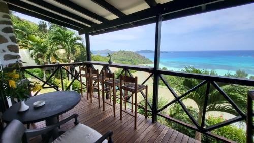 Anse Volbert Village House | Mango Lodge