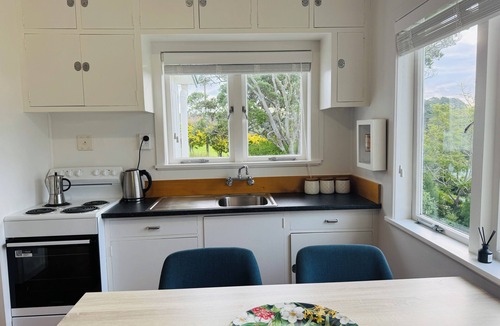 Mangonui Cottage | Mangonui Character Cottage - harbour views - walk to village