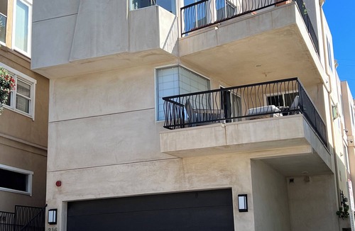 Sand Section House | Manhattan Beach Surf Haven