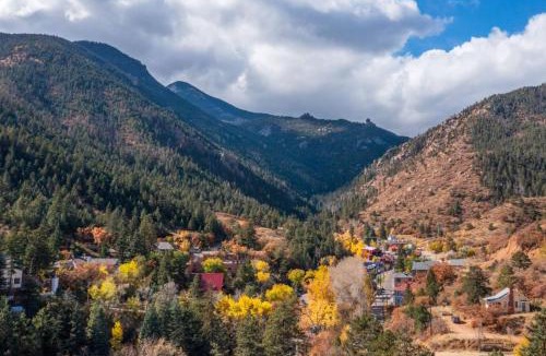 Manitou Springs House | Manitou Getaway