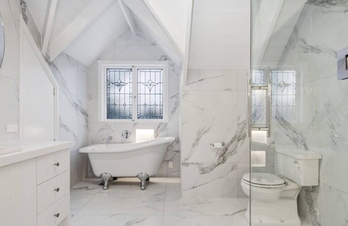 Manly House | Manly Tranquil Oasis - Small Pet Friendly