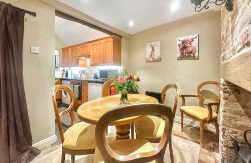 Cavendish House | Manor Cottage