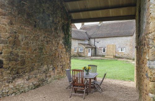 Kingstone House | Manor Cottage