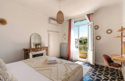 Magalas House | Manor house between vineyards and Canal du Midi