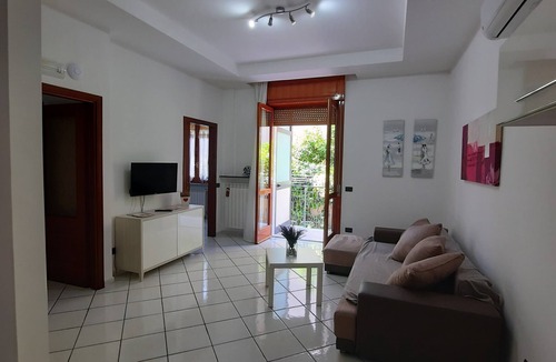 Scafati Apartment | Manor House