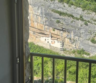Trambileno Apartment | Mansarda Vista Eremo di San Colombano