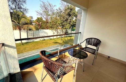 Pardi Villa | Manshila