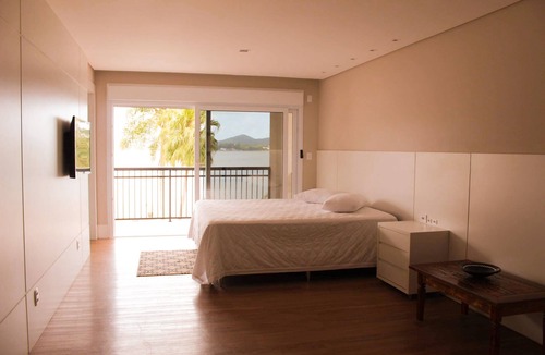 Lagoa da Conceicao House | Mansion | Beira da Lagoa with hydromassage