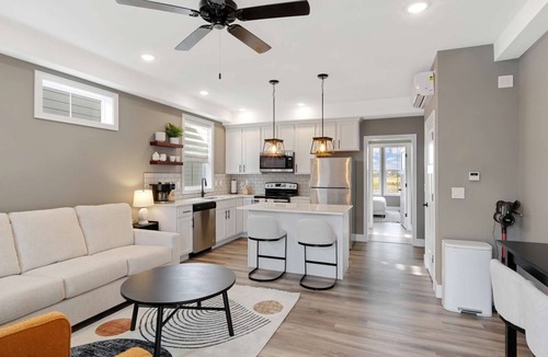 Ottawa Condo | Mansion Flat @ Navvy Town