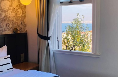 Adalar Hostel | Mansion Milia
