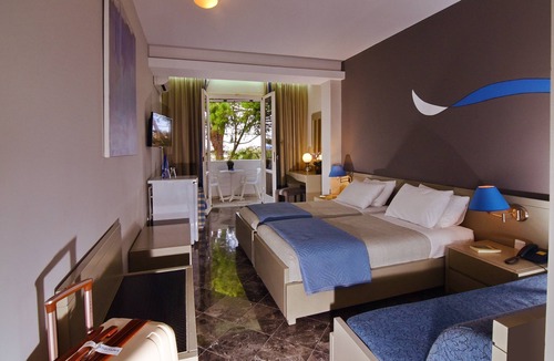 Platanes Hotel | Mantenia Hotel