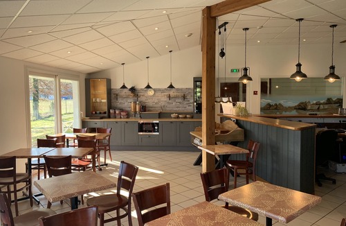 Dampierre-en-Burly Hotel | Mape Hotel