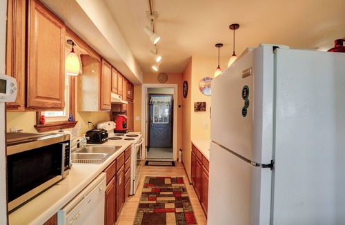Ashville House | Maple Bay Get-a-Way