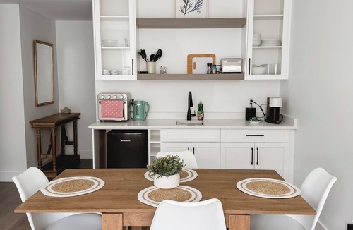 Duncan Apartment | Maple Bay Hideaway suite NEW - 1 Bed 1 bath in Maple Bay