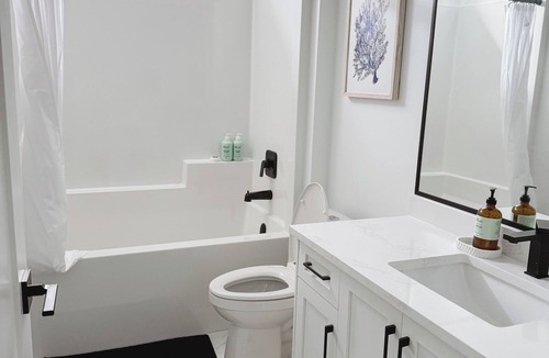 Duncan Apartment | Maple Bay Hideaway suite NEW - 1 Bed 1 bath in Maple Bay