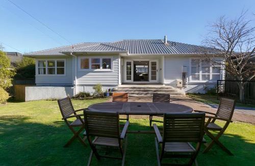 Taupo House | Maple Cottage