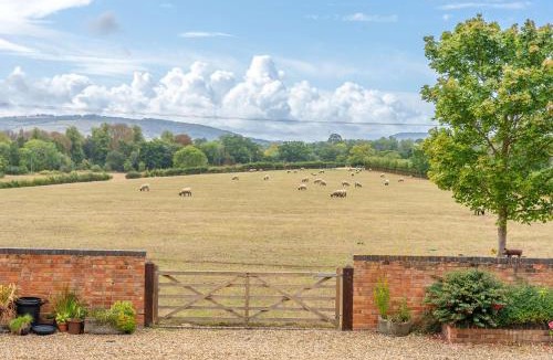 Mangotsfield House | Maple Cottage - Rural Charm & Cotswold Views