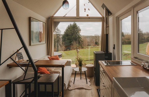 Profondeville House | Maple Cottage - Tiny House with private spa